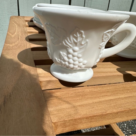 Milk Glass White Harvest Grape Snack Luncheon Cup & Plate Sets-8 Pieces-Vintage - Picture 6 of 6
